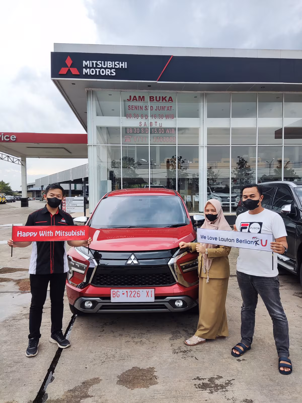 Penyerahan unit XPANDER ULTIMATE di Seberang Ulu