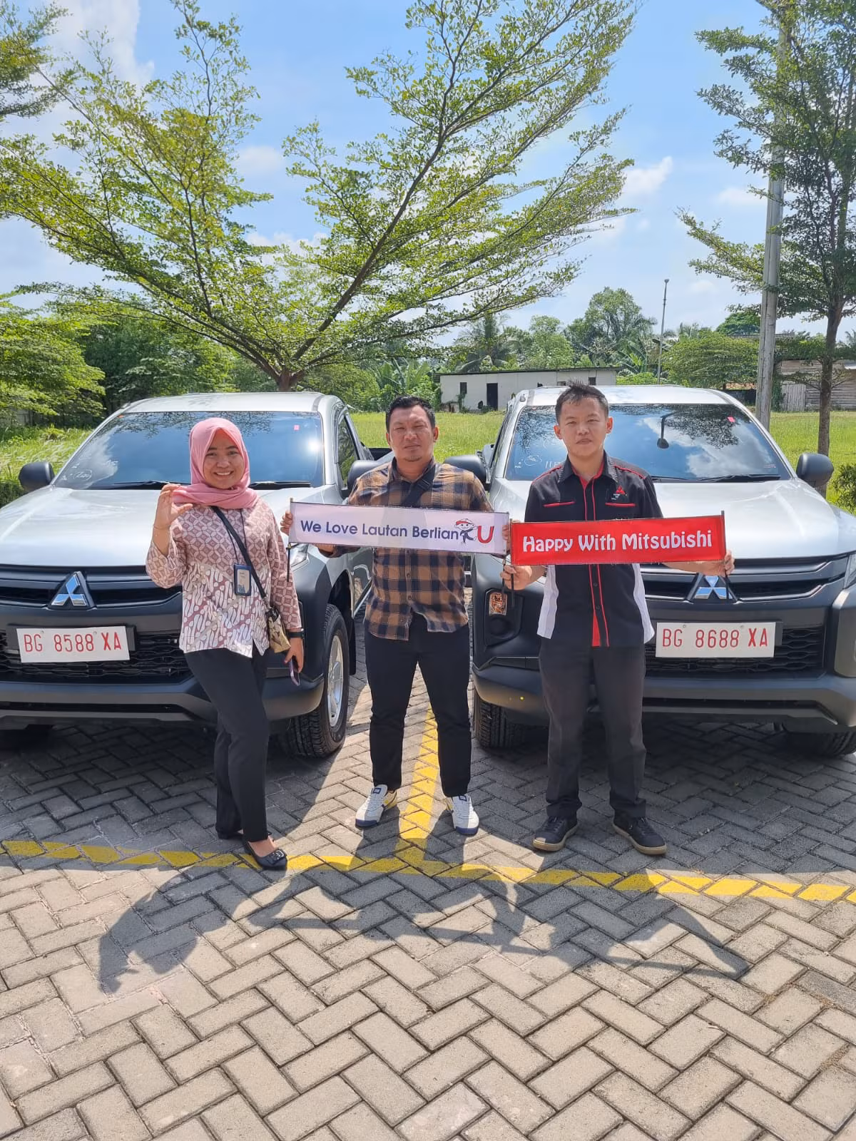 Penyerahan unit PAJERO SPORT DAKAR di Alang-Alang Lebar