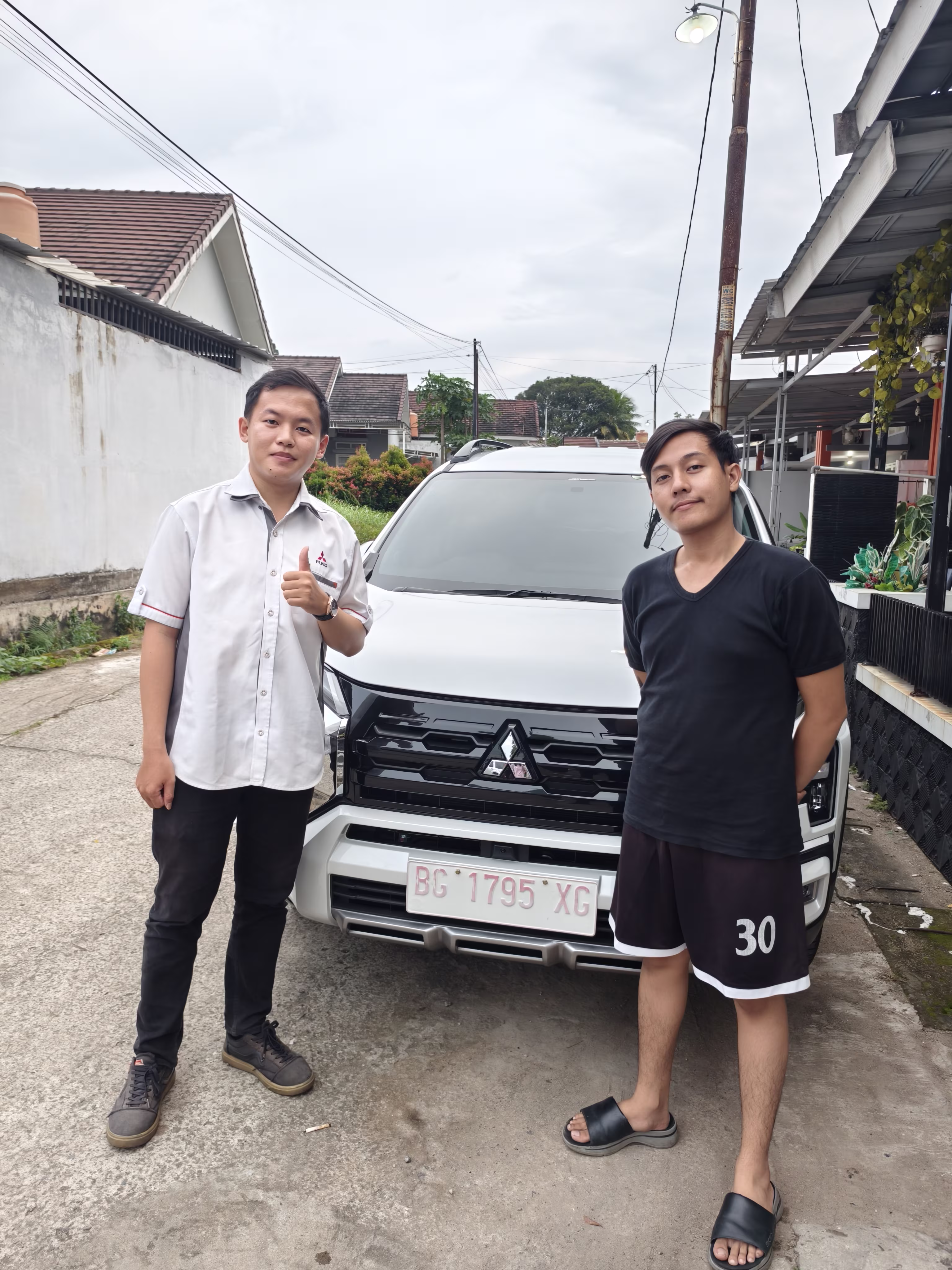 Penyerahan unit XPANDER CROSS di Alang-Alang Lebar